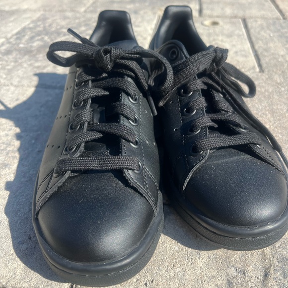 Adidas Stan Smith All-Black Sneakers - Picture 3 of 13